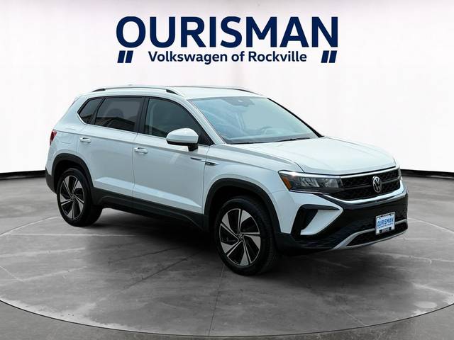 2023 Volkswagen Taos SE AWD photo