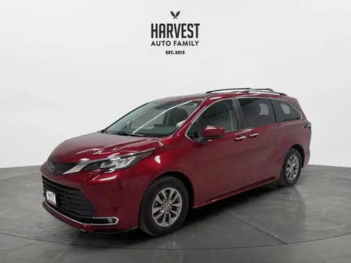 2023 Toyota Sienna XLE AWD photo