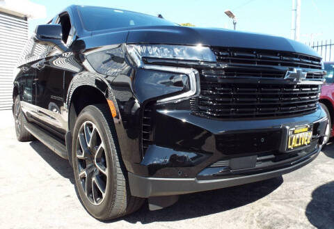 2023 Chevrolet Suburban RST RWD photo