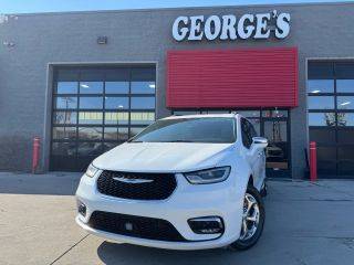 2021 Chrysler Pacifica Minivan Limited AWD photo