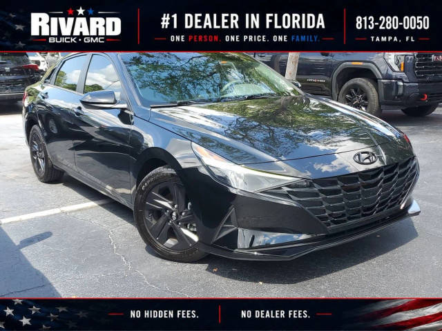 2023 Hyundai Elantra SEL FWD photo