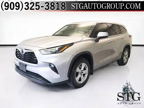 2022 Toyota Highlander LE AWD photo