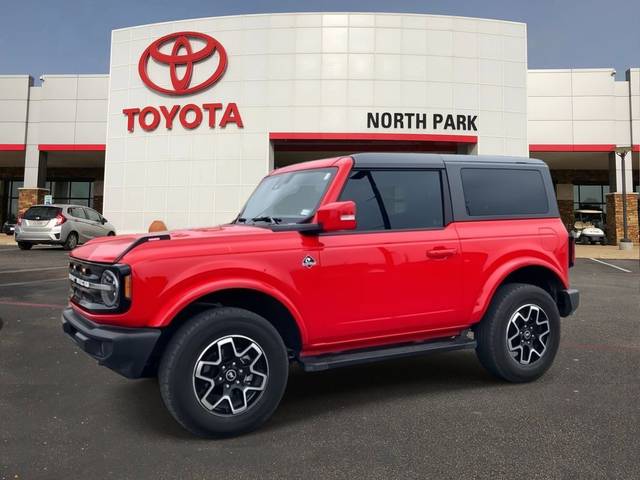 2023 Ford Bronco 2 Door Outer Banks 4WD photo