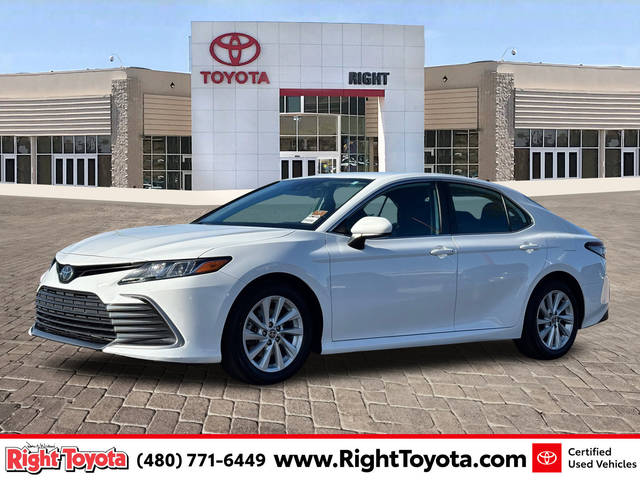 2022 Toyota Camry LE FWD photo