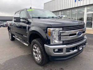 2019 Ford  LARIAT 4WD photo