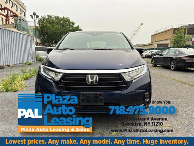 2023 Honda Odyssey Touring FWD photo