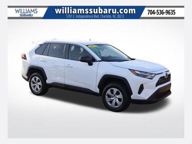 2023 Toyota RAV4 LE FWD photo