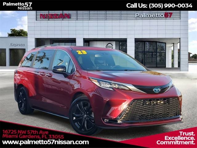 2023 Toyota Sienna XSE FWD photo