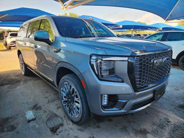 2023 GMC Yukon XL Denali Ultimate 4WD photo