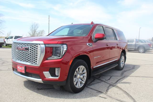 2023 GMC Yukon XL Denali 4WD photo