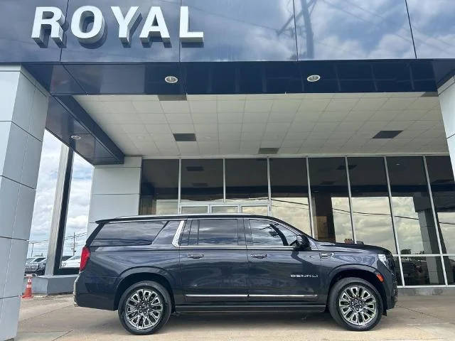 2023 GMC Yukon XL Denali Ultimate 4WD photo