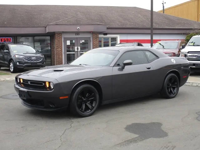 2021 Dodge Challenger SXT RWD photo