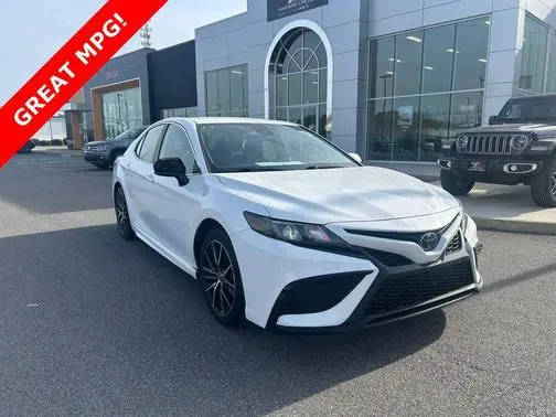 2021 Toyota Camry SE FWD photo