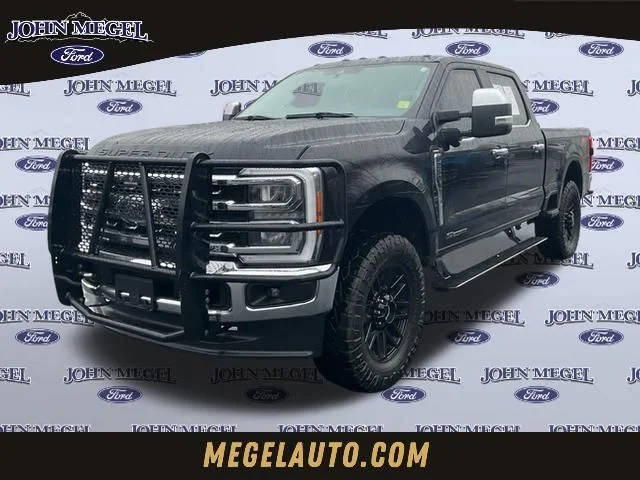 2023 Ford F-250 Super Duty LARIAT 4WD photo