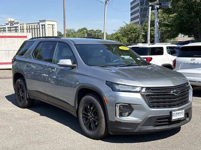 2023 Chevrolet Traverse LS AWD photo