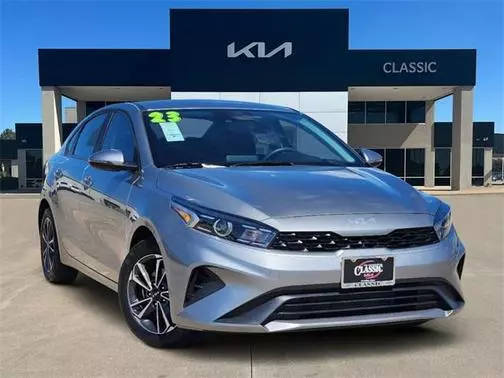 2023 Kia Forte LXS FWD photo