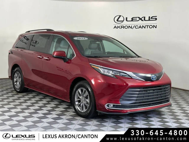 2023 Toyota Sienna XLE FWD photo