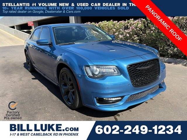 2023 Chrysler 300 Touring L RWD photo