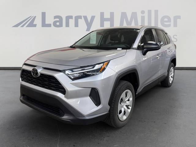 2023 Toyota RAV4 LE FWD photo