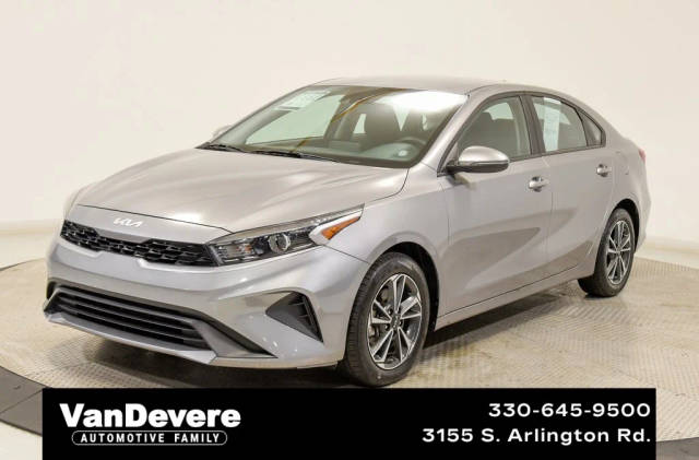2023 Kia Forte LXS FWD photo