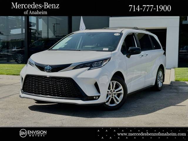 2023 Toyota Sienna XSE AWD photo