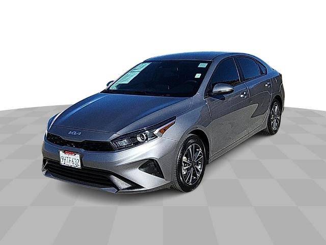 2023 Kia Forte LXS FWD photo