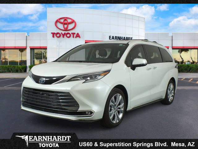 2023 Toyota Sienna Platinum FWD photo
