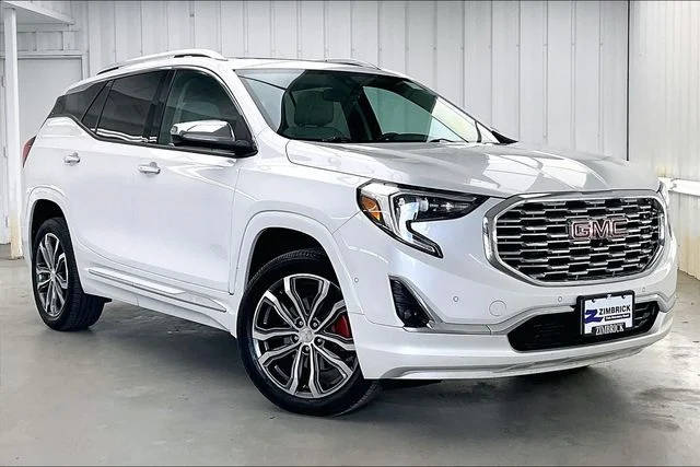 2020 GMC Terrain Denali AWD photo
