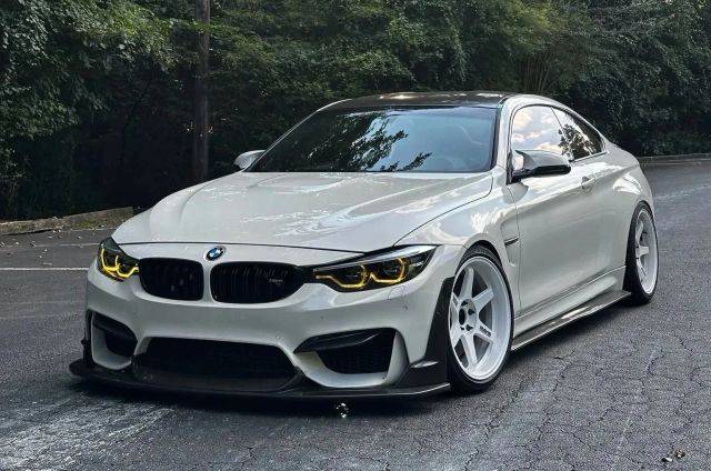 2016 BMW M4  RWD photo