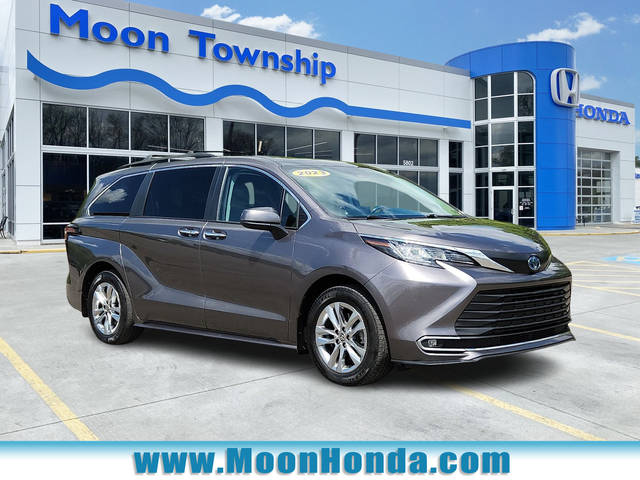 2023 Toyota Sienna XLE AWD photo