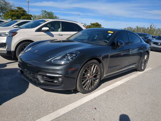 2023 Porsche Panamera Platinum Edition RWD photo