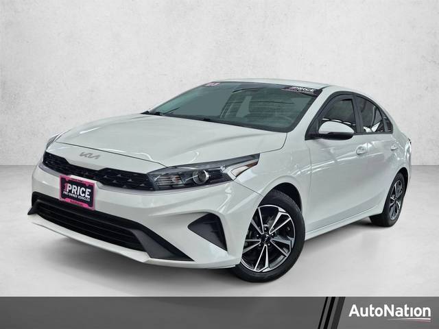 2023 Kia Forte LXS FWD photo