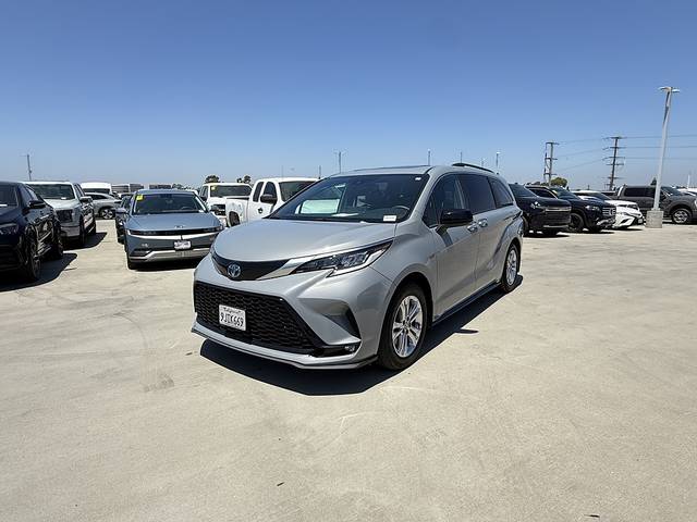 2023 Toyota Sienna XSE AWD photo