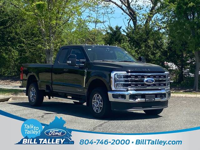 2023 Ford F-350 Super Duty LARIAT 4WD photo