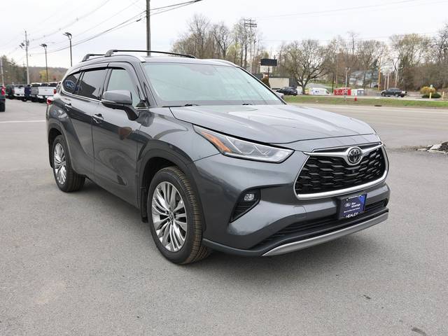 2023 Toyota Highlander Platinum AWD photo