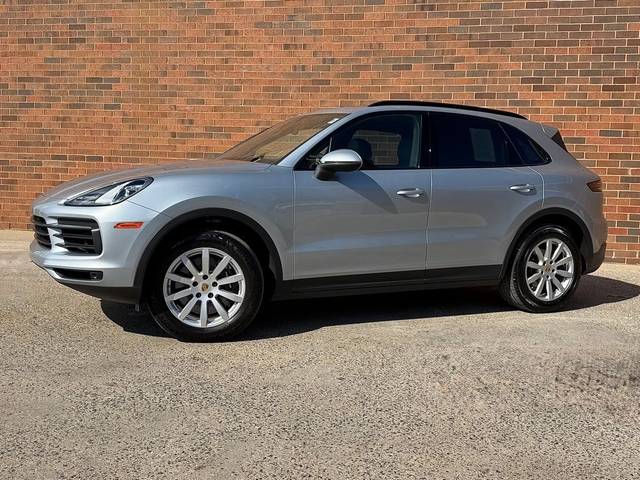 2023 Porsche Cayenne  AWD photo