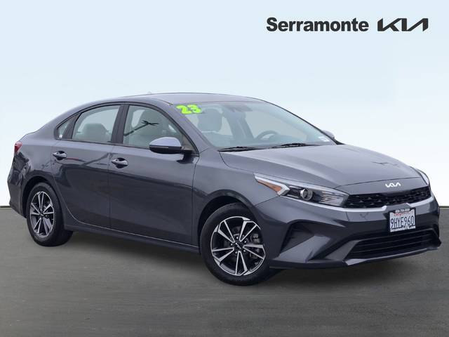 2023 Kia Forte LXS FWD photo