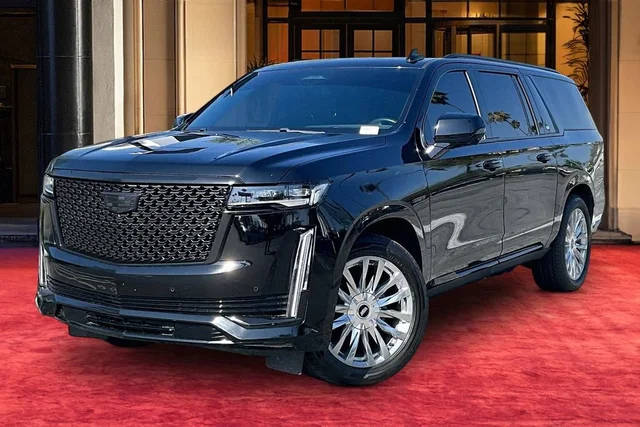 2023 Cadillac Escalade ESV 4WD Premium Luxury 4WD photo