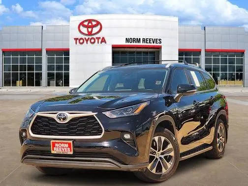 2023 Toyota Highlander XLE FWD photo