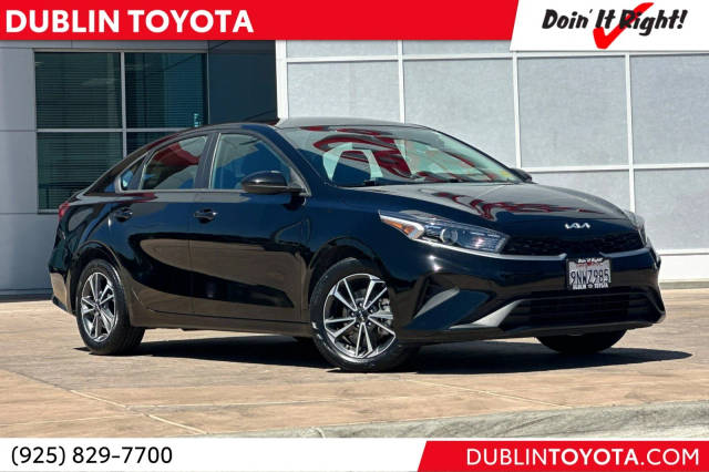 2023 Kia Forte LXS FWD photo