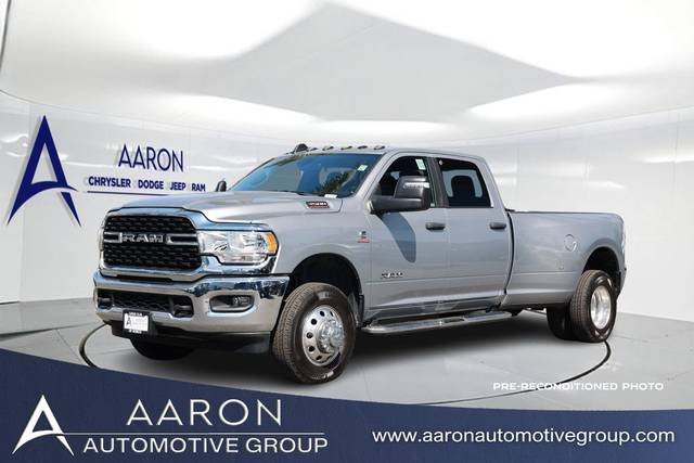 2023 Ram 3500 Big Horn 4WD photo