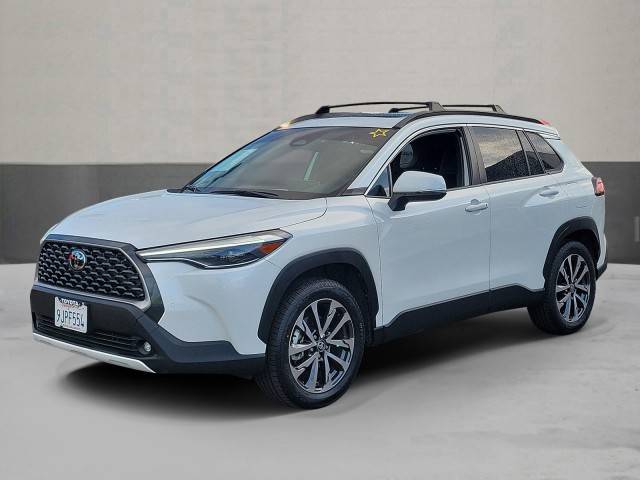 2023 Toyota Corolla Cross XLE FWD photo