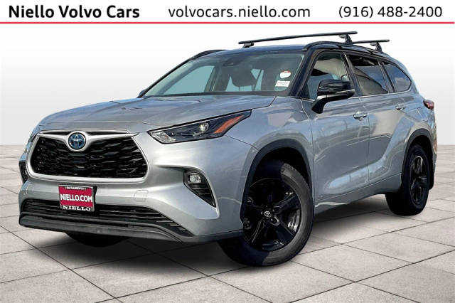 2022 Toyota Highlander Hybrid LE AWD photo