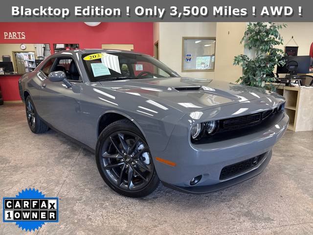 2023 Dodge Challenger SXT AWD photo
