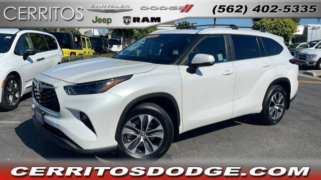 2023 Toyota Highlander XLE FWD photo