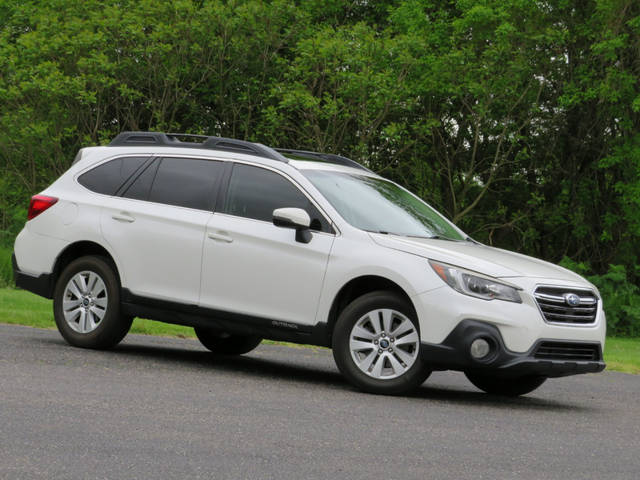 2019 Subaru Outback Premium AWD photo