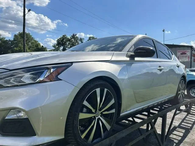 2021 Nissan Altima 2.5 SR FWD photo