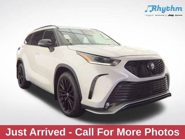 2023 Toyota Highlander XSE FWD photo