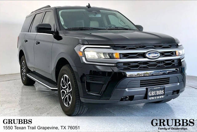 2023 Ford Expedition XLT 4WD photo