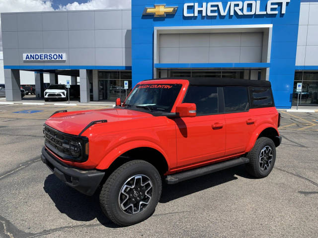 2023 Ford Bronco 4 Door Outer Banks 4WD photo